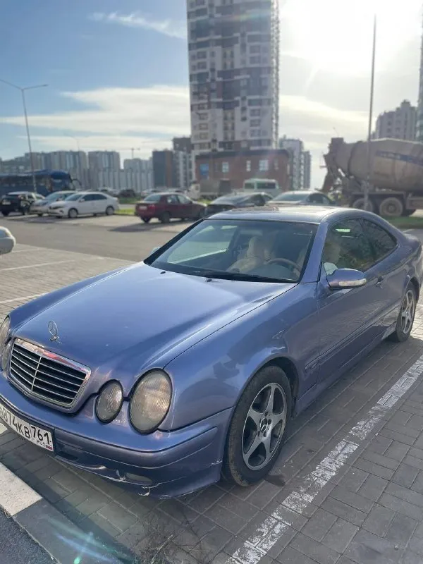 Mercedes-benz clk320 w208
Собственник, владею 2.5 года
Машина на бодром ходу.
Много что поменял за время владения, в основном расходники, из недавнего: т/о коробки и двигателя (масла фильтра прокладки) моторное масло mobil 5w40, муфта кардана, катушки зажигания, термостат, полная переборка генератора, поменял стартер.
Приобретал с целью сделать для себя как машина выходного дня, не редко ездил на повседневной основе, не подводила, все было чётко. Продаю пока есть необходимость средств.
Есть еще новые запчасти, которые не успел заменить: новый радиатор кондиционера, осушитель, компрессор кондиционера.
Всё запчасти что на него имею отдам в придачу
Из минусов :
Маркий светлый салон не в идеале, есть недочеты
На днях стал садиться аккумулятор, проблему решаю
По кузову не критично, но не без этого, есть мелкие моменты, время берет своё.
Отдам еще два аккумулятора 100а и 60а.
Отдам за 450,000₽
В цену учел все недостатки
Торгуюсь с реально заинтересованными людьми в живую.
89381515299 - фотография - 2