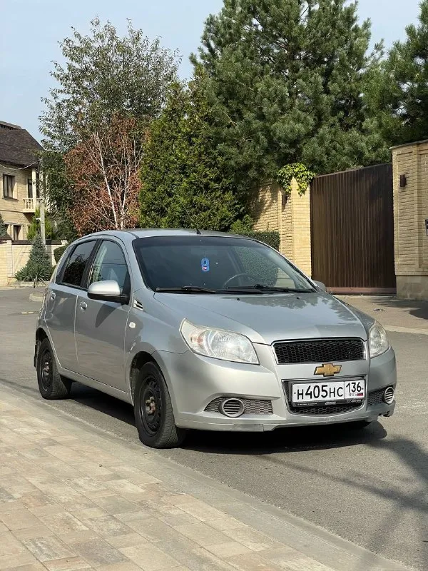 Chevrolet aveo 1.4 mt 2010 год / пробег 182.500
Г. Ростов-на-дону
Цена: 385.000₽ (торг)
Номер: +79897136521

Продам авешку хэтчбэк в хорошем состоянии, на полном ходу, без вложений, живая машинка. Мотор 1.4 ecotec 16 клапанов, работает ровно, не троит и не дымит, расход масла отсутствует. 3000 км назад была замена масла и ремня грм.

Коробка работает исправно, все передачи включаются, была на днях замена оригинального комплекта сцепления sachs. По ходовке все нормально, единственное, что постукивает передняя правая стойка стаба. Ручник держит.

По кузову негнилая, дно/пороги все максимально целое и живое. Присутствуют некоторые сколы, окрасы, ничего критичного. Все стекла в круг заводские, серьезных дтп не было, вся силовая часть целая. Пробег как в объявлении, с автотекой сходится. По документам полный порядок, без запретов и т. Д. На учет встанет без проблем. По комлектации: кондиционер, передние стеклоподъемники, электрорегулировка зеркал, салон тканевый, чистый и аккуратный, сиденья без дыр. - фотография - 3