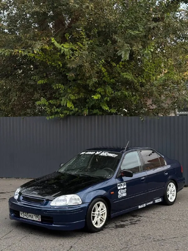 Honda civic ek6 1.4 ат 1998г

Двигатель 1.4 90 л/с, мотор не дымит, не троит, обороты не плавают, тяга прям отличная

Коробка автомат, передачи щелкает, хорошо прям едет

По кузову свежекрашенный очень хорошо, в красивом цвете, металлик переливается, цвет в живую прям кайф

Красивые диски r15 на хорошей летней резине

Губа mugen, решетка rs, новая оптика свежая прям, рабочий кондиционер и печка, эл регулировка зеркал, 4 стеклоподъемника, подлокотник, салончик чистенький опрятный, хороший свет в фарах

Кузов именно не гнилой, арки, стаканы, дно, пороги в хорошем состоянии прям, родное дно чистенькое всё

Вообщем классная приятная тачка, в которую сел и поехал, чистые документы полностью

Цена 360.000р 💰
Номер для связи 89081710832 - фотография - 3