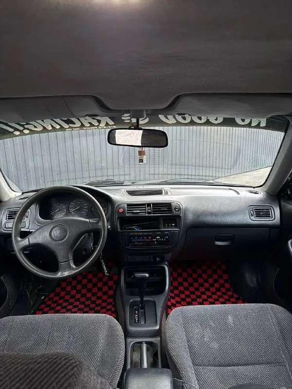 Honda civic ek6 1.4 ат 1998г

Двигатель 1.4 90 л/с, мотор не дымит, не троит, обороты не плавают, тяга прям отличная

Коробка автомат, передачи щелкает, хорошо прям едет

По кузову свежекрашенный очень хорошо, в красивом цвете, металлик переливается, цвет в живую прям кайф

Красивые диски r15 на хорошей летней резине

Губа mugen, решетка rs, новая оптика свежая прям, рабочий кондиционер и печка, эл регулировка зеркал, 4 стеклоподъемника, подлокотник, салончик чистенький опрятный, хороший свет в фарах

Кузов именно не гнилой, арки, стаканы, дно, пороги в хорошем состоянии прям, родное дно чистенькое всё

Вообщем классная приятная тачка, в которую сел и поехал, чистые документы полностью

Цена 360.000р 💰
Номер для связи 89081710832 - фотография - 6