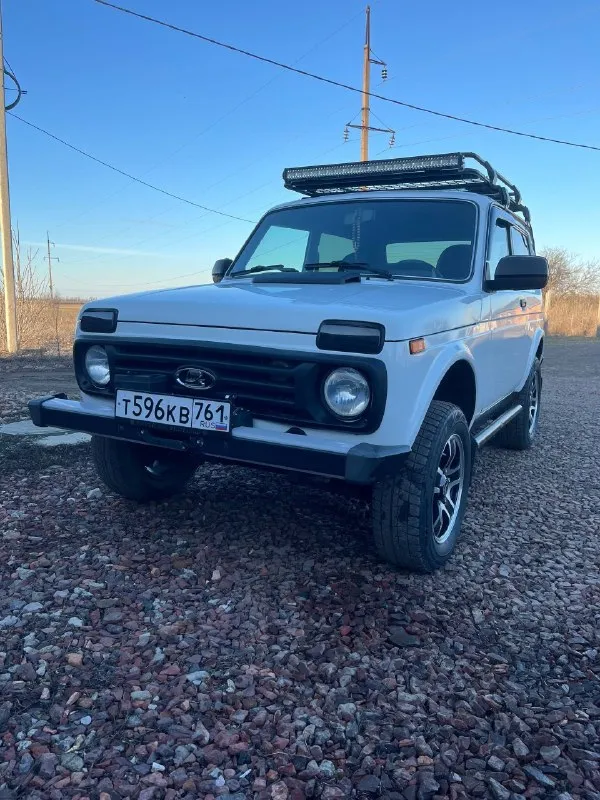 Продаю lada 4x4 (нива) 1.7 мт, 2013,
Оригинальный пробег 28 000 км. , без дтп и крашеных элементов. Птс оригинал. Все доработки ставились в профильном внедорожном сервисе, для выездов на природу в условиях севера, до переезда на юг эксплуатировал авто на ямале. Абсолютно все, что заменено и установлено на авто зарегистрировано в гаи и вписано в птс и стс.
Доработки:
-Усиленные амортизаторы ss20 и пружины, кардан, тяги, полуось и лонжероны, регулируемая тяга панара, стальной передний мост.
-Полноценная пневматическая система с компрессором 10 атмосфер (пневматические блокировки отдельно переднего и заднего дифференциалов с новыми редукторами, подкачка шин, мощный пневмосигнал)хочешь лучшую ниву - это твой выбор! Она стоит тех денег которые в нее вложены (400+ тыс. Рублей).
Цена 750 тысяч рублей, торг.
К. Т. 89085156500 - фотография - 1