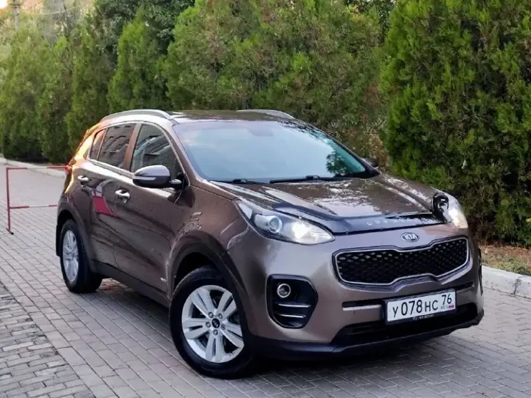 Kia sportage 2.0 2017 г. В. Полный привод.
Птс оригинал. Полный пакет документов для оформления в мрэо.
Двигатель 2.0 с родным пробегом 166.000 км. Работает тихо, масло не потребляет, задирами не страдает. Техническая часть авто без нареканий. Автоматическая коробка передач работает как положено. Ходовая часть отрабатывает на все 100. Все элементы кузова заводские в родном окрасе. Недостатков нет. Салон чистый, комфортный, аккуратный. Есть все для комфорта водителя и пассажиров. Складывание, обогрев, электрорегулировка зеркал, полный мультируль, штатная цветная мультимедиа, двузонный климат контроль, круиз контроль, обогрев всех сидений, обогрев руля, камера, sport, comfort режимы управления, помощь при спуске, парктроник, датчик дождя, датчик света, дневные ходовые огни и bi led оптика. Цена 1.680 руб. Хороший торг. Обмен на авто дешевле. Донецк. Возможна продажа в кредит без первоначального взноса по двум документам. +79496723871; +79281662989(макс). - фотография - 2