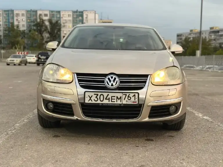 Продам джету 2006г 1.6
Км 203 000
Коробка автомат
Двигатель работает как часики, масло не берет, ничего не капает.
Коробка не пинается, переключается плавно.
По кузову коррозии нет.
Салон в хорошем состоянии, в машине не курили.
Автомобиль очень надёжный, проблем с запчастями нет.
Комплектация хорошая: стелкоподъёмники, электропривод зеркал, двухзонный климат контроль, камера заднего вида, доводчик стекол, новая мультимедиа (планшет) и многое другое.
В комплекте отдам зимнюю резину на штампах.
В общем, за свои деньги отличный аппарат!

Стоимость: 540 000
Просмотр: ростов-на-дону, ул. Добровольского 11/2

Контакты:
+79895228780
Vk. Com/egor_kaydanovich - фотография - 1