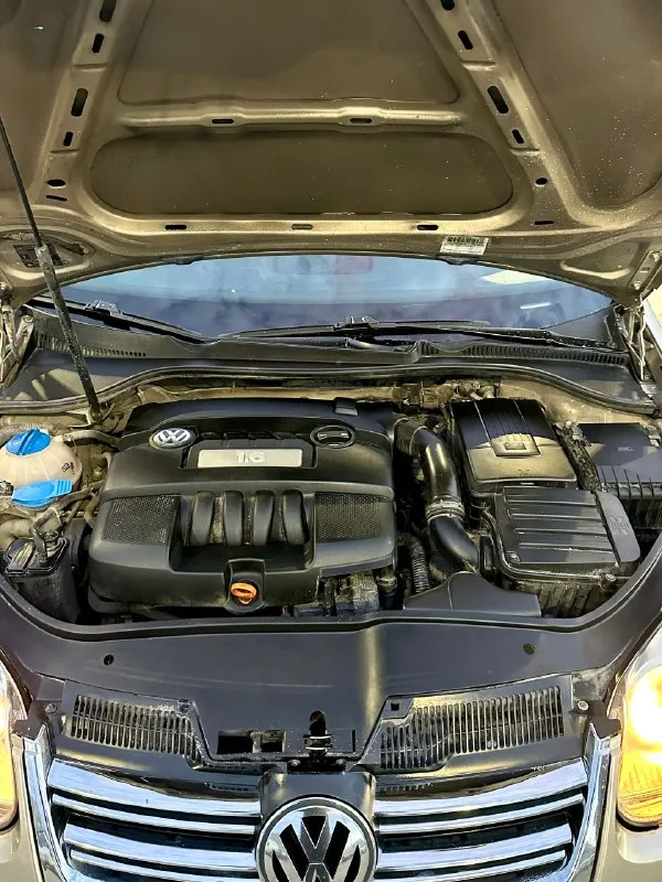 Продам джету 2006г 1.6
Км 203 000
Коробка автомат
Двигатель работает как часики, масло не берет, ничего не капает.
Коробка не пинается, переключается плавно.
По кузову коррозии нет.
Салон в хорошем состоянии, в машине не курили.
Автомобиль очень надёжный, проблем с запчастями нет.
Комплектация хорошая: стелкоподъёмники, электропривод зеркал, двухзонный климат контроль, камера заднего вида, доводчик стекол, новая мультимедиа (планшет) и многое другое.
В комплекте отдам зимнюю резину на штампах.
В общем, за свои деньги отличный аппарат!

Стоимость: 540 000
Просмотр: ростов-на-дону, ул. Добровольского 11/2

Контакты:
+79895228780
Vk. Com/egor_kaydanovich - фотография - 8