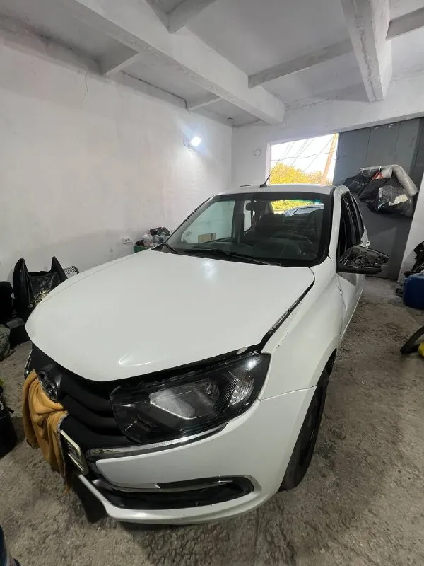 Лада гранта 2023 год. 85 пробег. 1 хоз. Техника в порядке, на ходу, доедет своим ходом. Цена без торга 170т. Р. 89085199053 номер для связи - фотография - 1