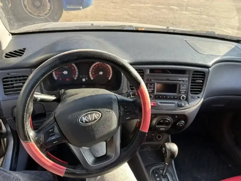 Kia rio 2 рест
1.4 Автомат 95 л. С
Вся крашеная
На ходу, двс дымит. Акпп нормально работает
Рейка нормально работает
Цена 250.000 руб. Торг.
+7 906 181 33 20

Юридически чистая - фотография - 4