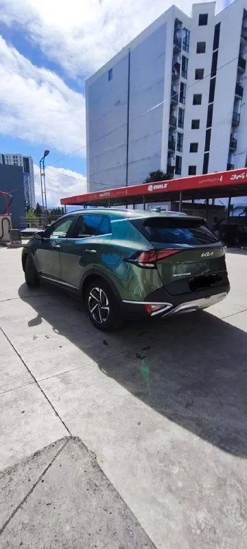 Kia sportage, 2023, 1.6 turbo, акпп, awd

Продаю практически новый кроссовер kia sportage в отличном состоянии. Автомобиль от единственного владельца, эксплуатировался бережно, состояние — «сел и поехал».
Основные характеристики:
Двигатель/кпп: 1.6 turbo (137 л. С. ) — динамичный и экономичный мотор. Работает идеально, работает в паре с классическим автоматом.
Привод: полный привод (awd) — отличная проходимость и уверенность на любом покрытии.
Пробег: 48 000 км (реальный, подтвержденный).
Комплектация: максимальный комфорт и безопасность. Включает двухзонный климат-контроль, систему удержания в полосе движения, подогрев руля и всех передних сидений.
Преимущества:
Один владелец: юридически чистая история, птс оригинал.
Состояние: технически полностью исправен. Машина не требует никаких вложений.
Безопасность: современные системы помощи водителю (удержание полосы) обеспечивают высокий уровень защиты.
Цена: 3 150 000 руб.
Номер +7 951 820-03-43 - фотография - 4