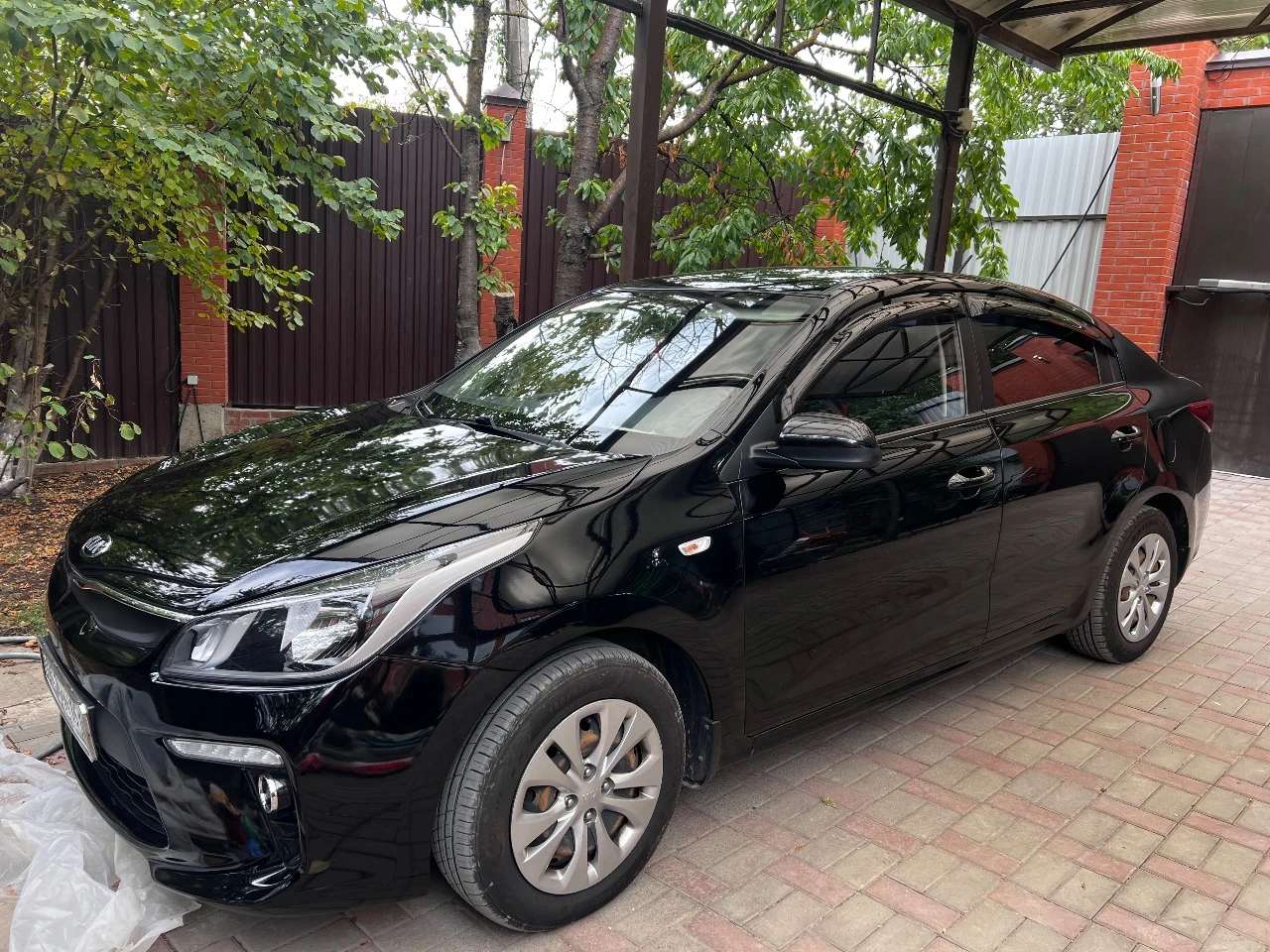 Kia rio 1.6 at, 2017, 100 880 км рестайлинг. iv поколение. отрываю от сердца свою малышку !) 1 хозяи... - фотография - 1